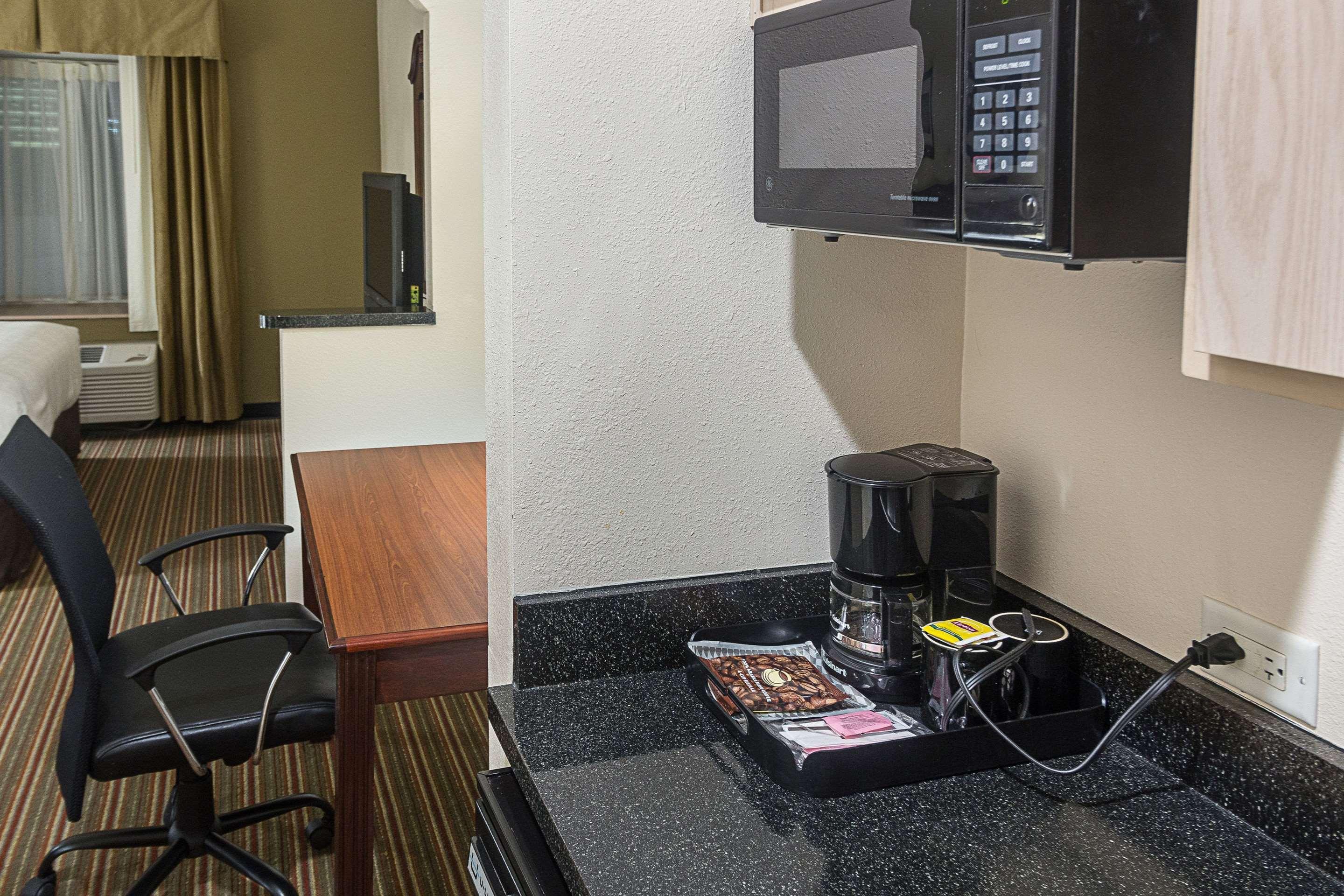 Quality Inn & Suites West Chase Houston Eksteriør billede