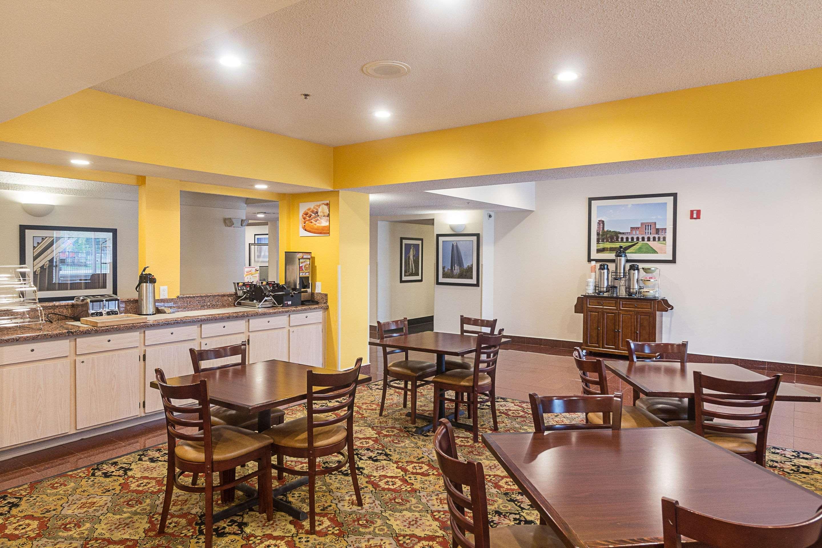 Quality Inn & Suites West Chase Houston Eksteriør billede